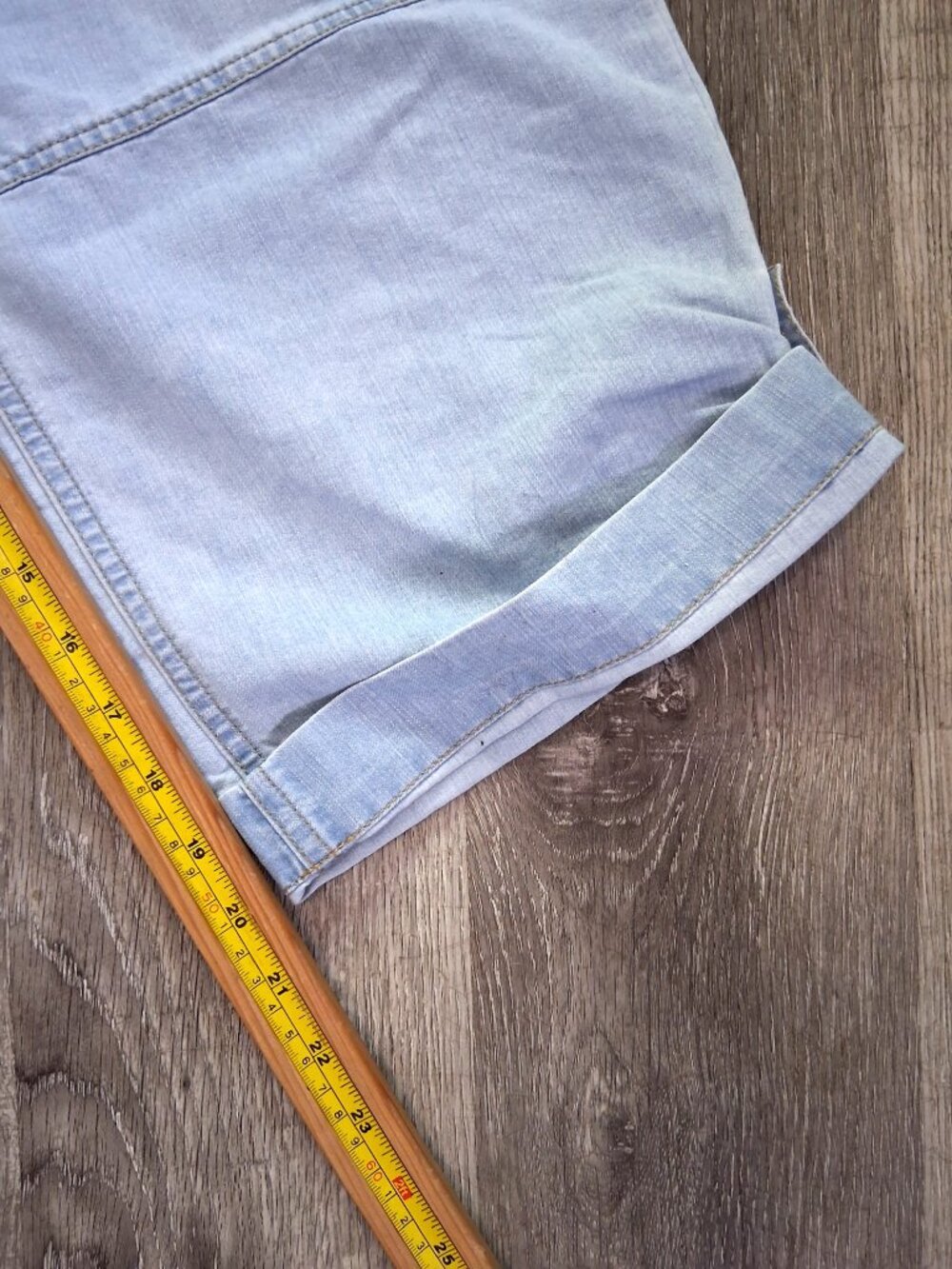 VTG BUM Equipment Women's Missy Size 12, 32x20 Mid Rise Blue Denim Capri Pants - Picture 11 of 13